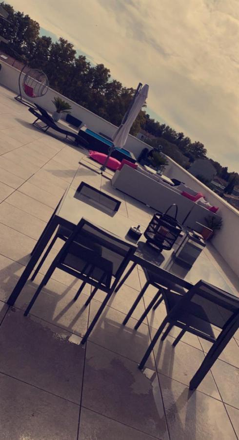 Appartement Rooftop Avec Piscine Avignon Kültér fotó
